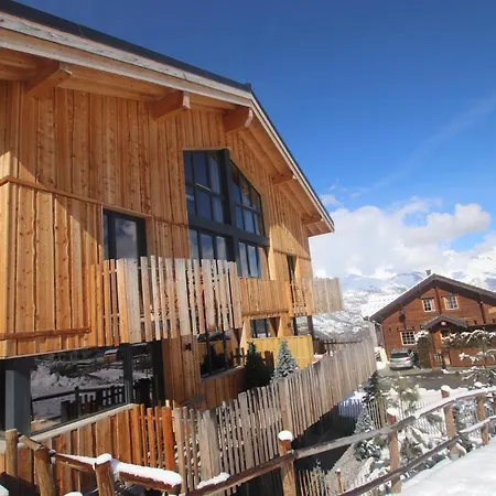 Alpinium Chalet Snowflake Chalet
